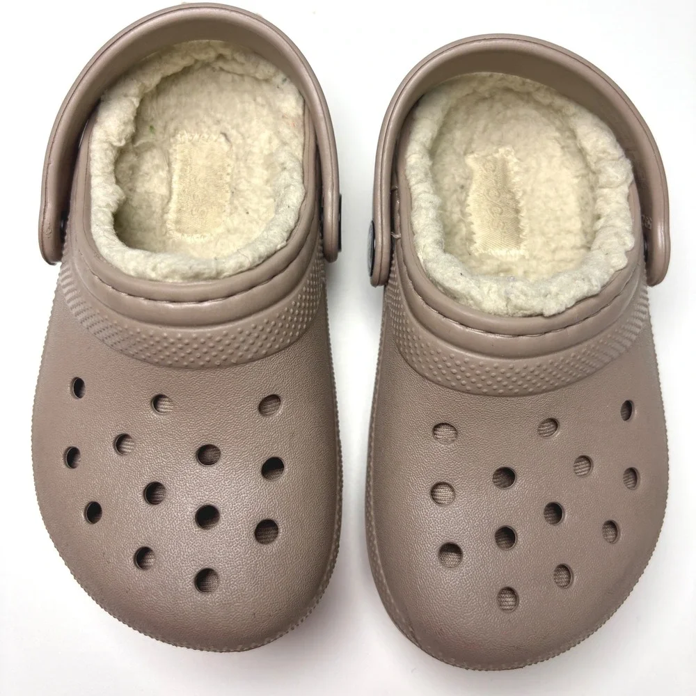 Crocs Kids C8 Clogs Khaki Tan Classic Fuzz-Lined Lined Mules Shoes Comfort
